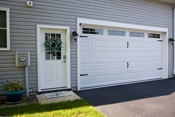 24/7 Emergency Garage Door Panel Replacement experts in Carroll County County, TN